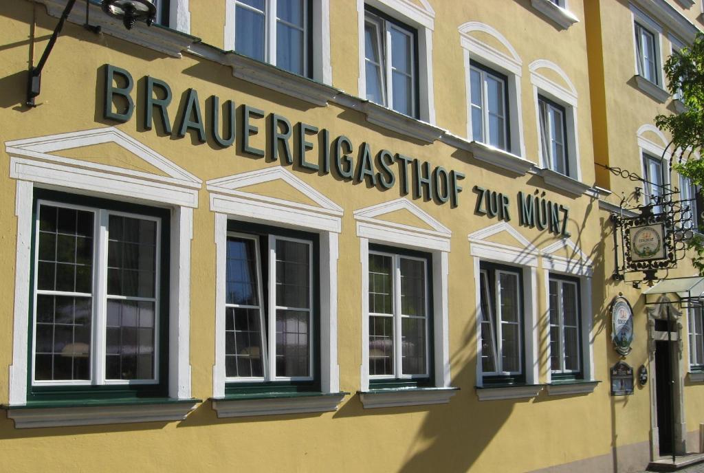 Brauereigasthof Zur Muenz Seit 1586 Günzburg Exteriör bild