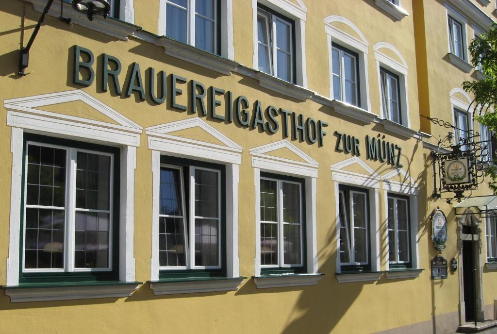 Brauereigasthof Zur Muenz Seit 1586 Hotell Günzburg Exteriör bild